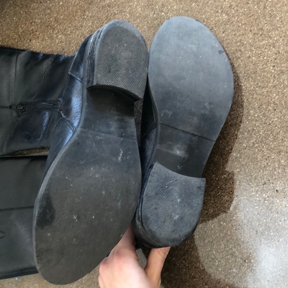 Also Shawny riding tall boots - Picture 4 of 5